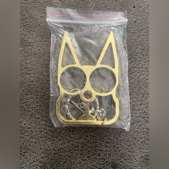 NEW* Gold cat keychain NIP - Picture 2 of 2